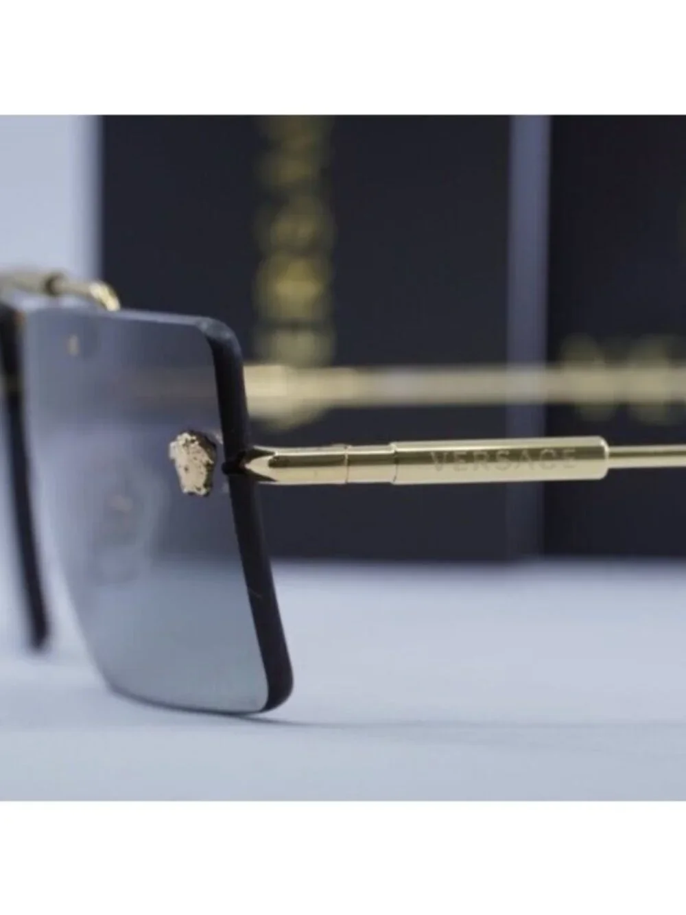 Versace model ve2245